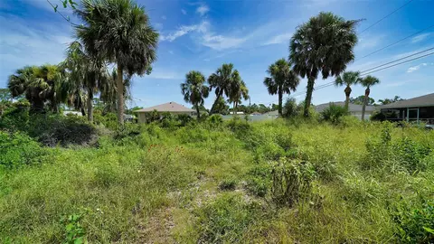 S Salford Boulevard, North Port, FL 34287