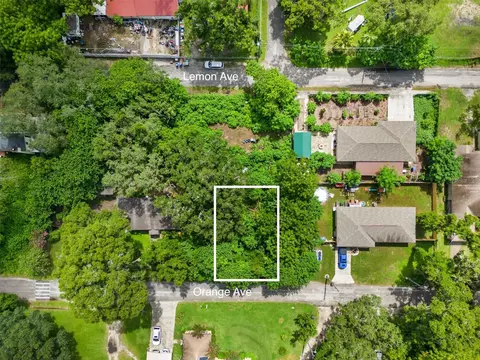 Orange Ave, Seffner, FL 33584