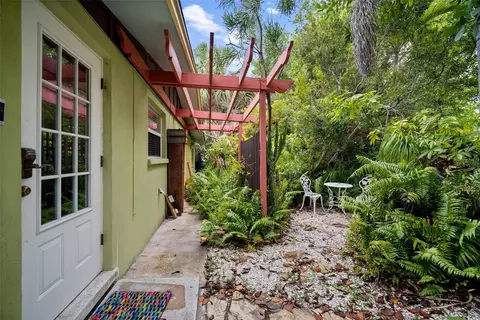 2211 Avenue B, Bradenton Beach, FL 34217