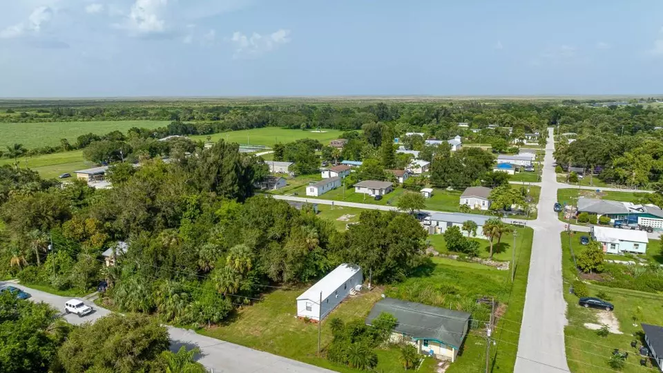 1086 Pierce St, Moore Haven, FL 33471 20 Photos Movoto