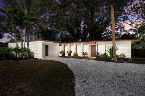 6126 Nutmeg Ave, Sarasota, FL 34231
