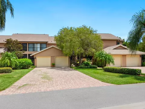 5225 Heron Way #204, Sarasota, FL 34231