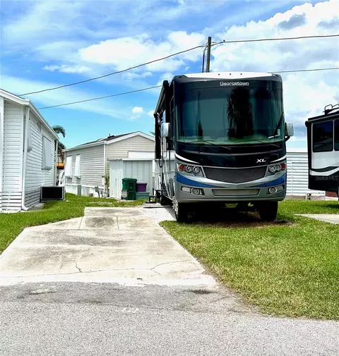 19 Montego Dr, Palmetto, FL 34221
