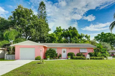 4245 Winthrop St, Sarasota, FL 34232
