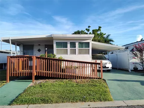 708 50th Avenue Plz W, Bradenton, FL 34207