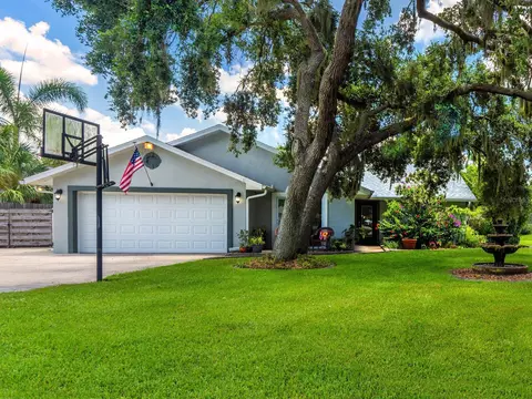 8024 55th St E, Palmetto, FL 34221 photo 1