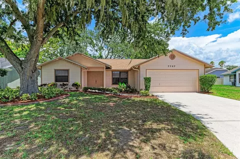 7707 38th Ct E, Sarasota, FL 34243