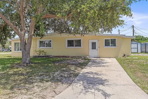 2027 Garden Pkwy, Bradenton, FL 34205