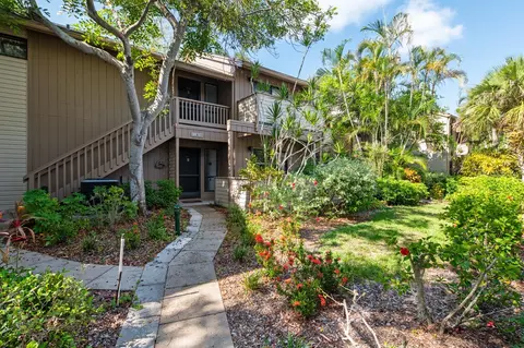 1636 Brookhouse Dr #131, Sarasota, FL 34231