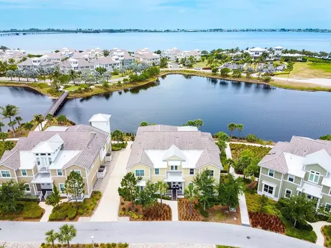 234 Sapphire Lake Dr #202, Bradenton, FL 34209