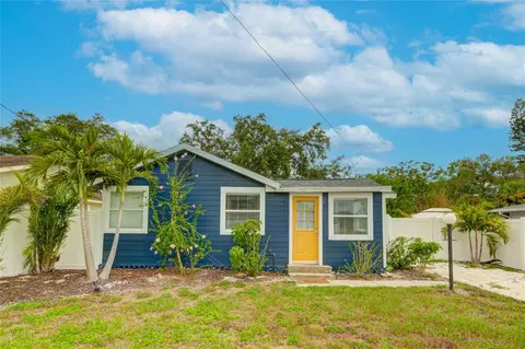 2432 Arapaho St, Sarasota, FL 34231