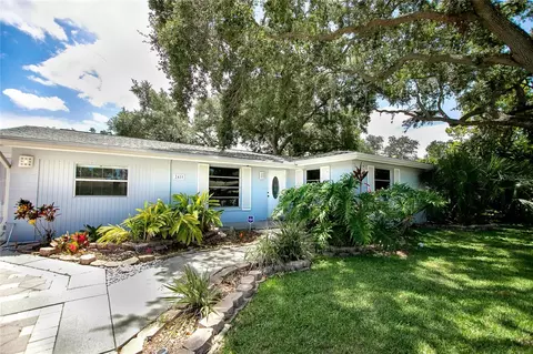 2435 Nodosa Dr, Sarasota, FL 34232