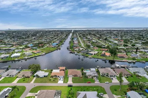 3209 SE 10th Ave, Cape Coral, FL 33904
