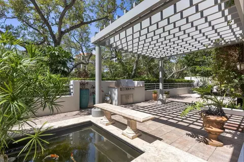 401 S Palm Ave #301, Sarasota, FL 34236