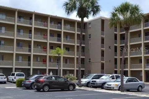 3690 Lake Bayshore Dr #406, Bradenton, FL 34205