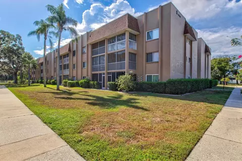 1310 Glen Oaks Dr E #286E, Sarasota, FL 34232