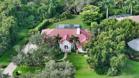 851 Macewen Dr, Osprey, FL 34229