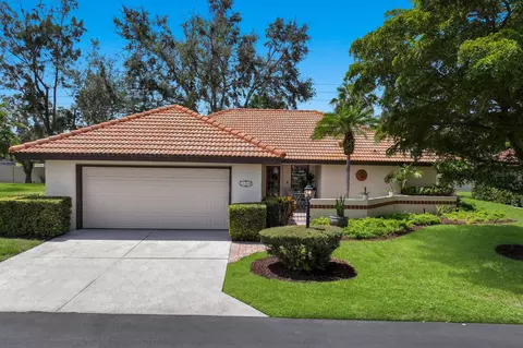 330 Laurel Hollow Dr #49, Nokomis, FL 34275