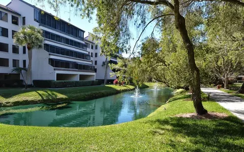 6287 Midnight Pass Rd #304, Sarasota, FL 34242