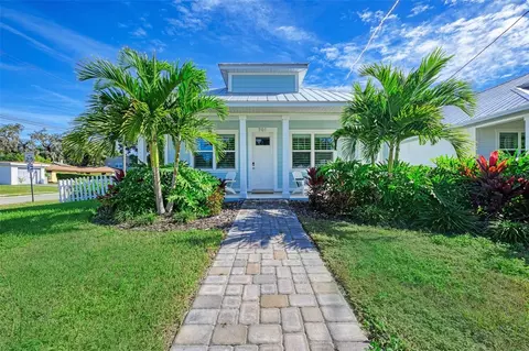 701 21st St W, Bradenton, FL 34205