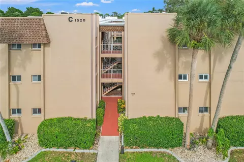 1520 Glen Oaks Dr E #352, Sarasota, FL 34232