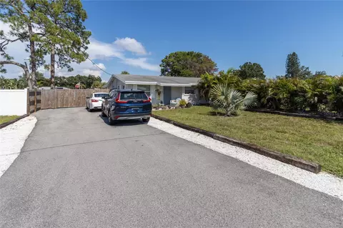 5527 23rd St W, Bradenton, FL 34207