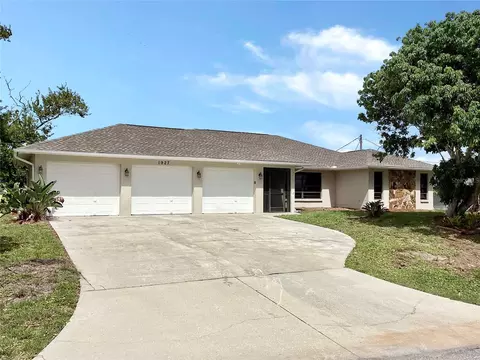 1927 Greenlawn Dr, Englewood, FL 34223