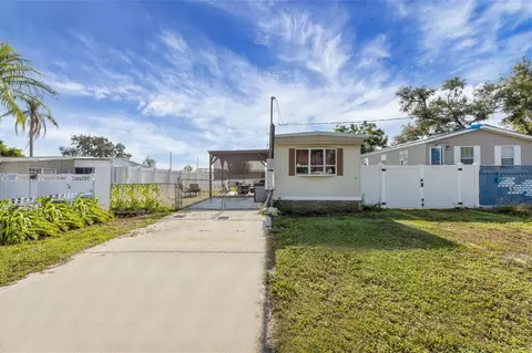 208 Sierra St, Nokomis, FL 34275