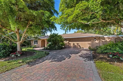2153 Lake Shore Dr, Nokomis, FL 34275
