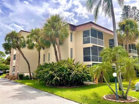 4901 38th Way S #316, Saint Petersburg, FL 33711