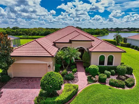 615 147th Ct NE, Bradenton, FL 34212