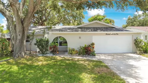 1471 Sandalwood Dr, Dunedin, FL 34698