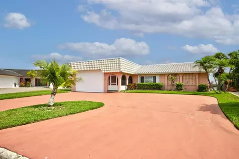 4956 Southshore Dr, New Port Richey, FL 34652