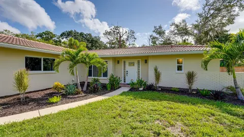 7465 Biltmore Dr, Sarasota, FL 34231