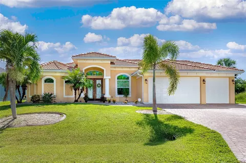 8218 Santa Cruz Dr, Port Charlotte, FL 33981