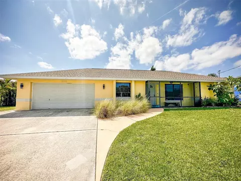 18590 Van Nuys Cir, Port Charlotte, FL 33948