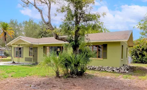 8418 Cypress Cir, Sarasota, FL 34243