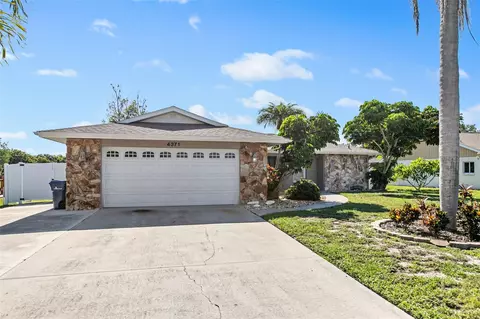 4371 Meadowland Cir, Sarasota, FL 34233