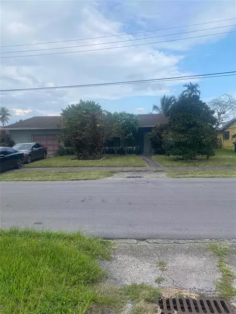 20785 NW Miami Ct, Miami, FL 33169