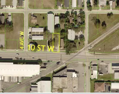 322 10th St W, Palmetto, FL 34221