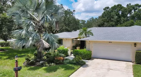 6912 W Country Club Dr N, Sarasota, FL 34243