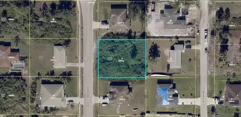 916 Sara Ave N, Lehigh Acres, FL 33971