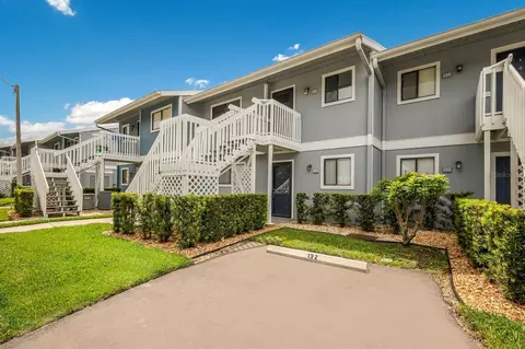 6033 34th St W #131, Bradenton, FL 34210