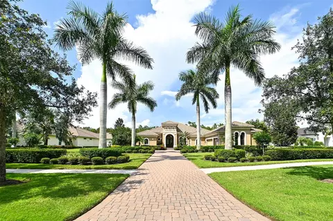 8361 Lindrick Ln, Bradenton, FL 34202