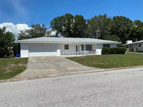 2467 Sunnyside Ln, Sarasota, FL 34239