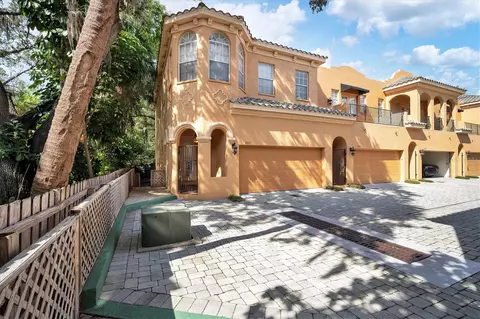 2917 Hansen Manor Ln, Tampa, FL 33611