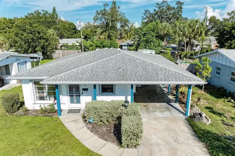 2207 21st St W, Bradenton, FL 34205