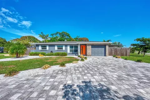 3754 Bali Dr, Sarasota, FL 34232