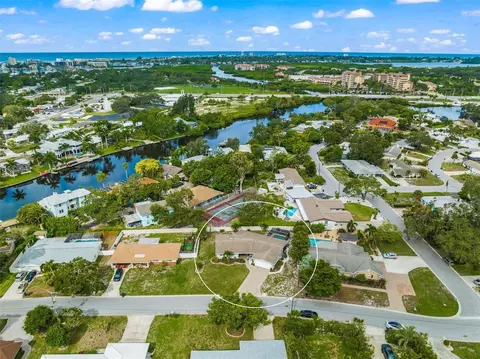 5618 America Dr, Sarasota, FL 34231
