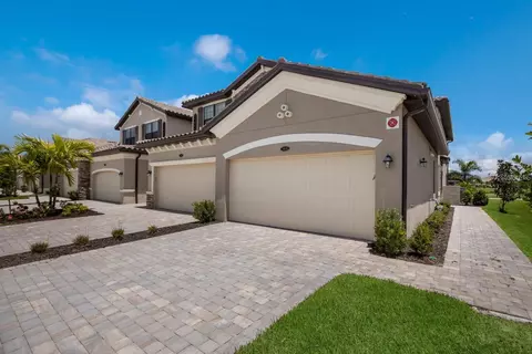18007 Gawthrop Dr #104, Bradenton, FL 34211